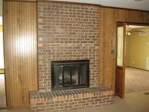 2207 Foster Dr, Ada, OK 74820 photo 3