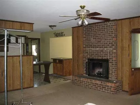 2207 Foster Dr, Ada, OK 74820 photo 2