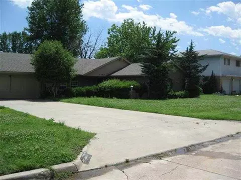 2207 Foster Dr, Ada, OK 74820 photo 1