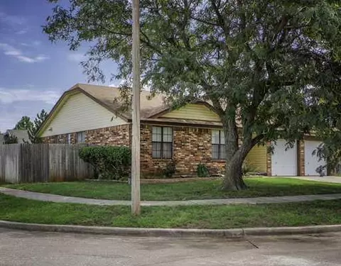 3000 Broadway Ter, Moore, OK 73160 photo 3