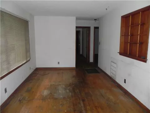715 E Springer, Guthrie, OK 73044 photo 6