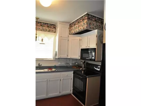 1024 E Noble Ave, Guthrie, OK 73044 photo 3