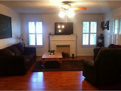 121 E Jefferson St, Tecumseh, OK 74873 photo 4