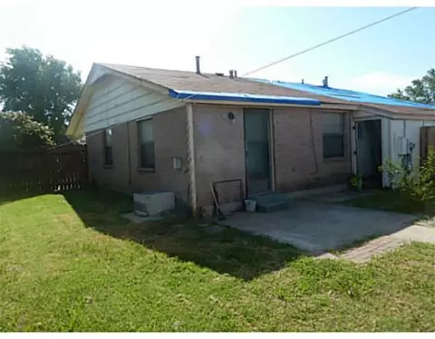 2117 Meench Dr, Moore, OK 73170 photo 8