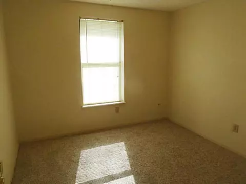 2117 Meench Dr, Moore, OK 73170 photo 4