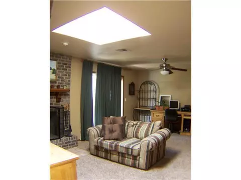 356 E Carson Ln, Mustang, OK 73064 photo 4
