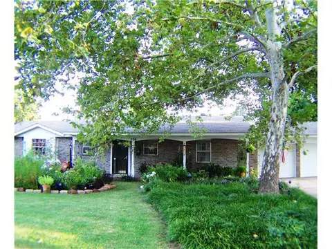 356 E Carson Ln, Mustang, OK 73064 photo 1
