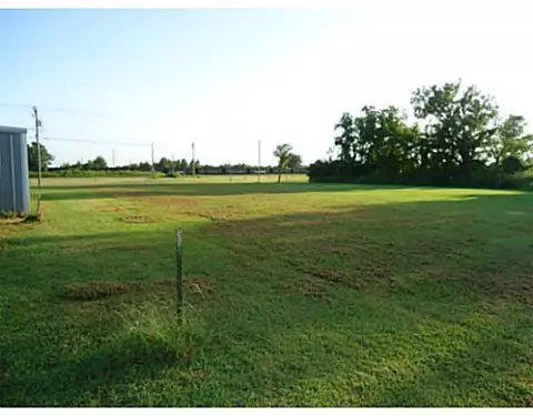 513 E Main St, Jones, OK 73049 photo 4