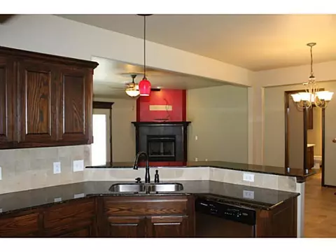 2017 Meadows, Tuttle, OK 73089 photo 7