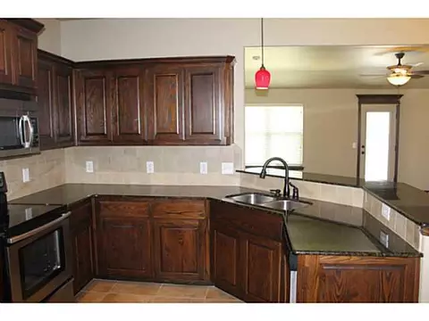 2017 Meadows, Tuttle, OK 73089 photo 3