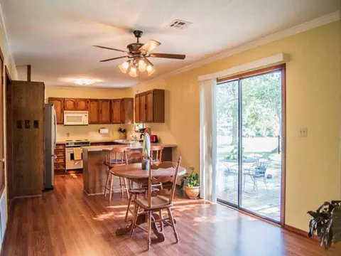 210 NW 2nd St, Minco, OK 73059 photo 9