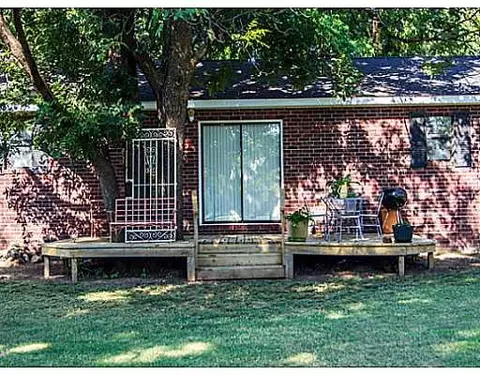 210 NW 2nd St, Minco, OK 73059 photo 7