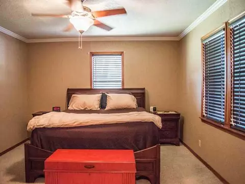 210 NW 2nd St, Minco, OK 73059 photo 17