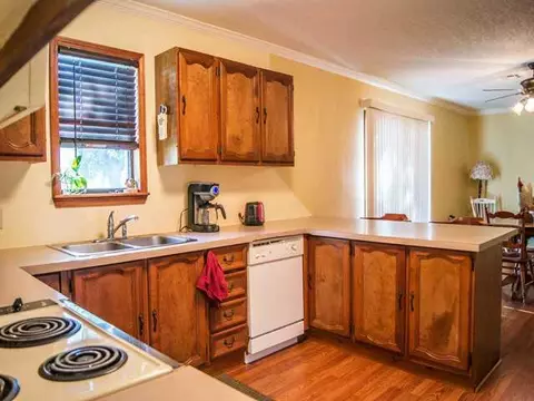210 NW 2nd St, Minco, OK 73059 photo 11