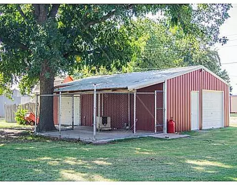 210 NW 2nd St, Minco, OK 73059 photo 19