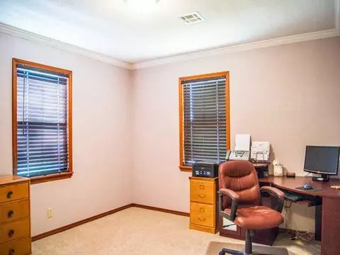210 NW 2nd St, Minco, OK 73059 photo 6