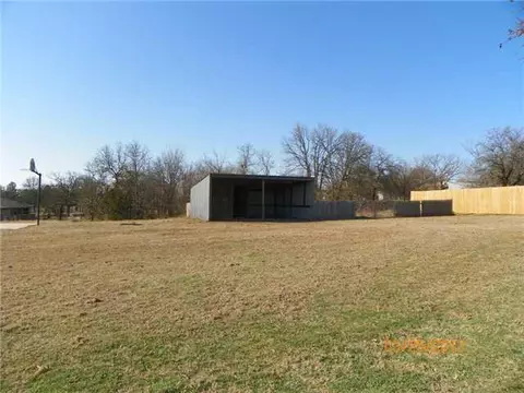 Undisclosed, Mcloud, OK 74851 photo 15