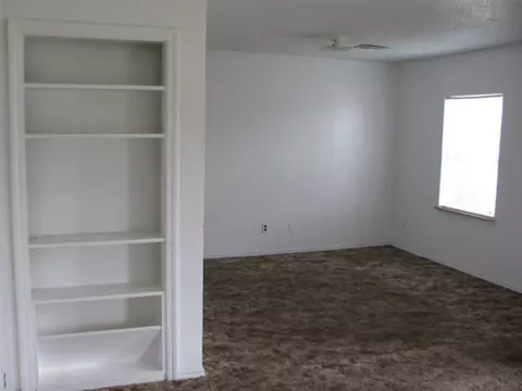 103 E Lockheed, Midwest City, OK 73110 photo 6