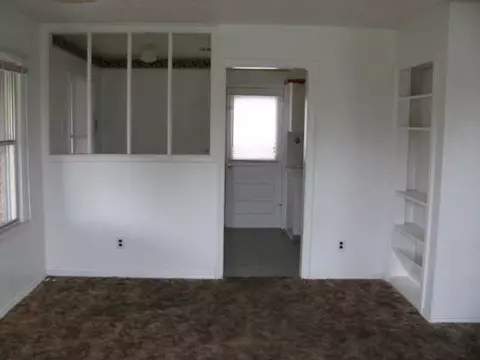 103 E Lockheed, Midwest City, OK 73110 photo 5