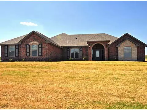 601 Arrowhead Dr, Tuttle, OK 73089 photo 1