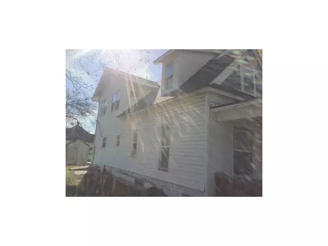 1301 E 9th St, Shawnee, OK 74801 photo 2