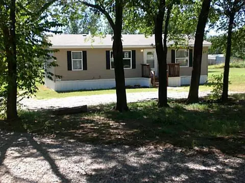 214 Phillips St, Tecumseh, OK 74873 photo 1