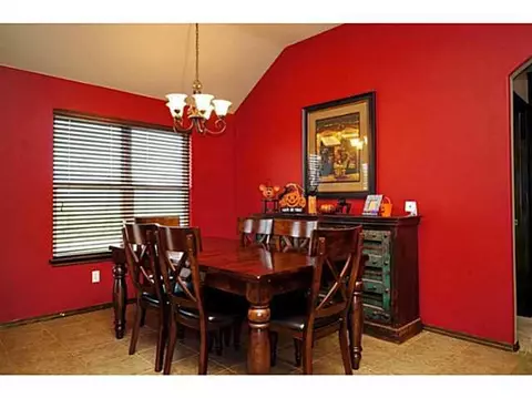 3001 Brookstone Ct, Moore, OK 73160 photo 8