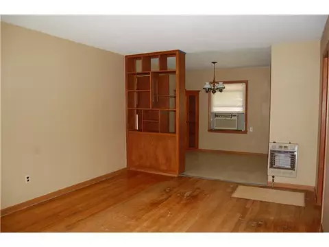 101 E 12th St, Edmond, OK 73034 photo 2