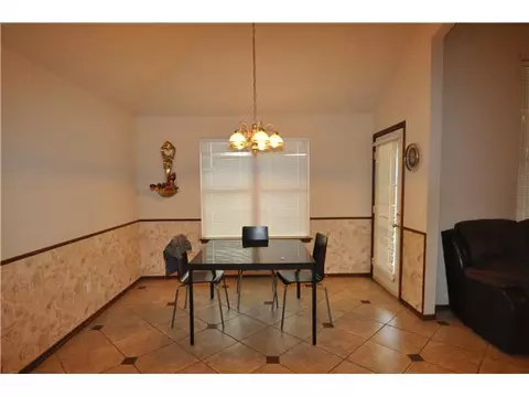 2405 Augusta Dr, Moore, OK 73160 photo 8