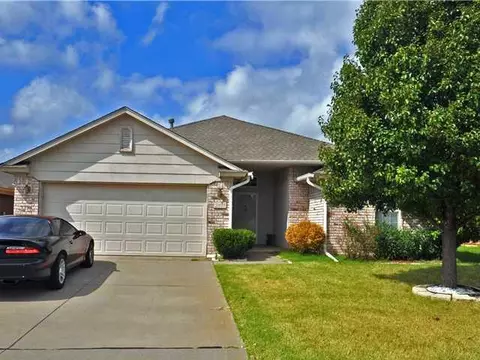 2405 Augusta Dr, Moore, OK 73160 photo 1