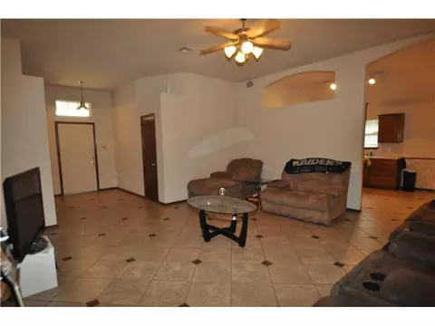 2405 Augusta Dr, Moore, OK 73160 photo 5