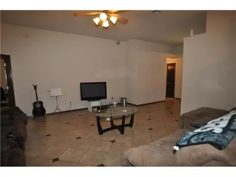 2405 Augusta Dr, Moore, OK 73160 photo 4