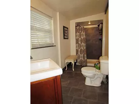 203 SW 2nd St, Tuttle, OK 73089 photo 10