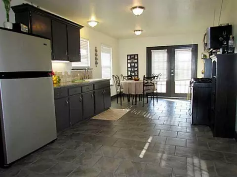 203 SW 2nd St, Tuttle, OK 73089 photo 6