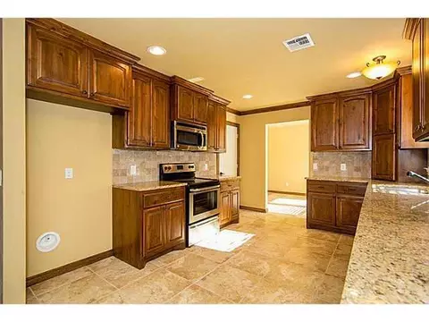 3600 E 44th St, Edmond, OK 73013 photo 3