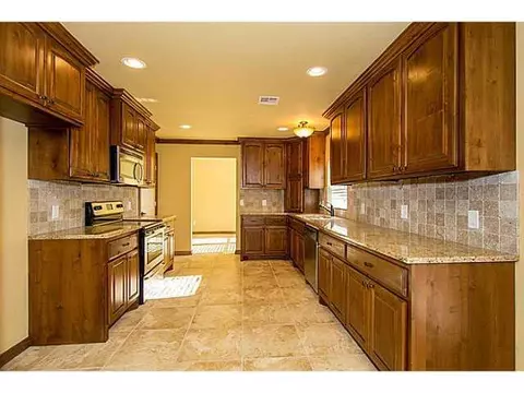 3600 E 44th St, Edmond, OK 73013 photo 4