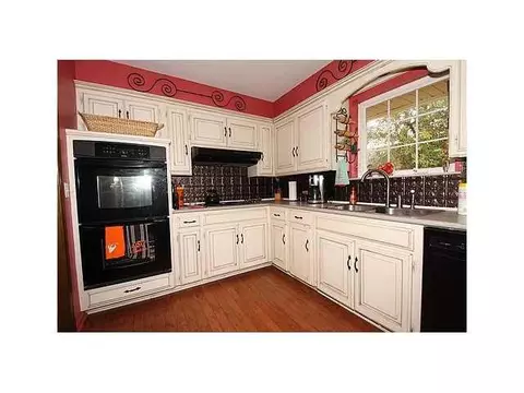 1220 Devonshire Ct, Edmond, OK 73034 photo 12