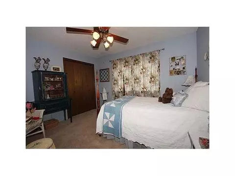 1220 Devonshire Ct, Edmond, OK 73034 photo 4