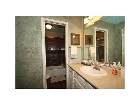 1220 Devonshire Ct, Edmond, OK 73034 photo 15