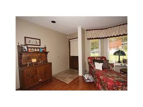1220 Devonshire Ct, Edmond, OK 73034 photo 2