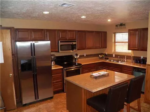321 S Maple St, Crescent, OK 73028 photo 2