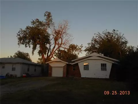 1284 N 1st St, Harrah, OK 73045 photo 1