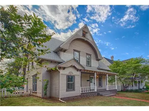 211 E Mansur Ave, Guthrie, OK 73044 photo 1