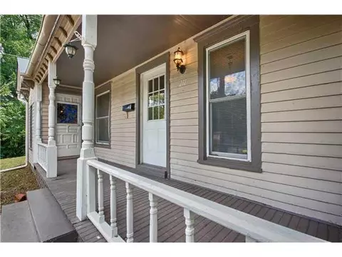 211 E Mansur Ave, Guthrie, OK 73044 photo 2