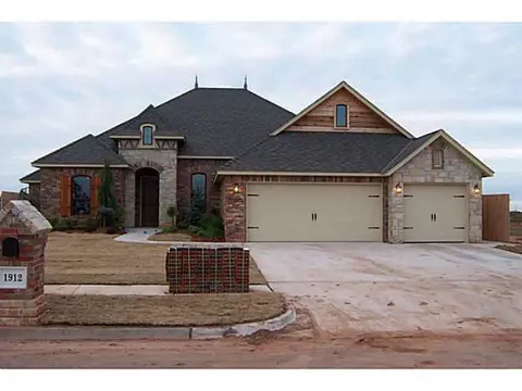 1912 Lago Dr, Moore, OK 73160 photo 1