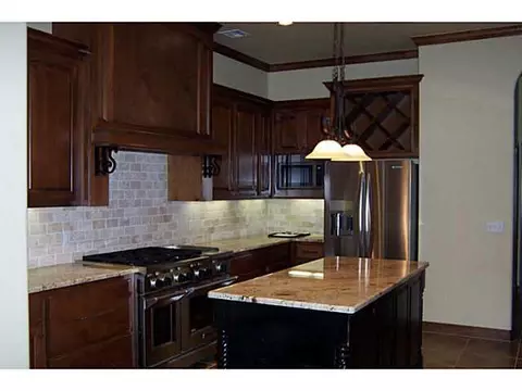 1912 Lago Dr, Moore, OK 73160 photo 5