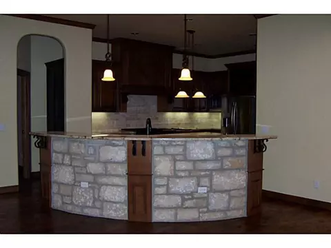 1912 Lago Dr, Moore, OK 73160 photo 3