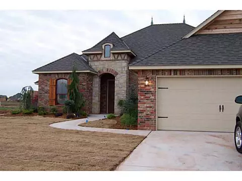1912 Lago Dr, Moore, OK 73160 photo 2