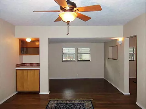 106 E Symmes St, Norman, OK 73069 photo 4