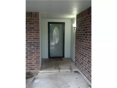 1101 Spruce St, Moore, OK 73160 photo 2
